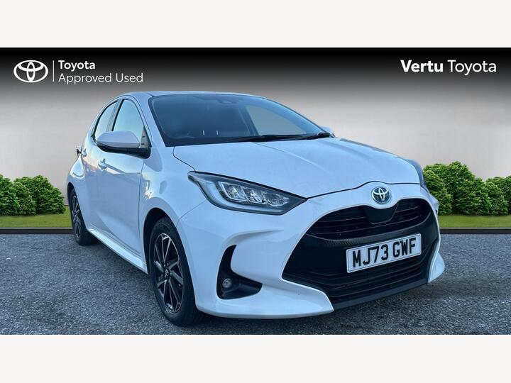 Toyota Yaris 1.5 VVT-h Design E-CVT Euro 6 (s/s) 5dr