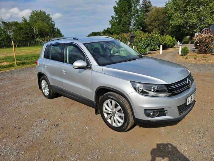Volkswagen Tiguan 2.0 TDI BlueMotion Tech Match 4WD Euro 5 (s/s) 5dr Volkswagen Tiguan 2.0 TDI BlueMotion Tech Match 4WD Euro 5 (s/s) 5dr