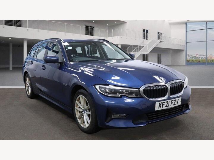 BMW 3 Series 2.0 330e 12kWh SE Pro Touring Auto XDrive Euro 6 (s/s) 5dr