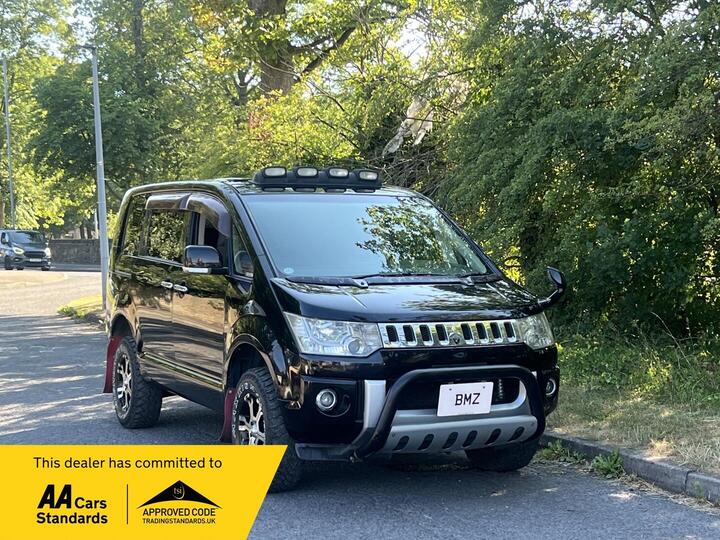 Mitsubishi Delica D5 2.4 G Navi Package 4WD Auto 8S 5DR