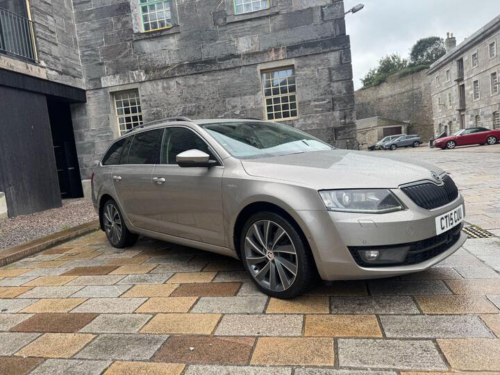 Skoda Octavia 2.0 TDI Laurin & Klement 4WD Euro 5 (s/s) 5dr
