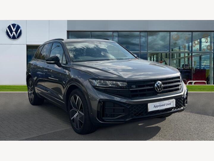 Volkswagen Touareg 3.0 TDI V6 Black Edition Tiptronic 4Motion Euro 6 (s/s) 5dr Volkswagen Touareg 3.0 TDI V6 Black Edition Tiptronic 4Motion Euro 6 (s/s) 5dr