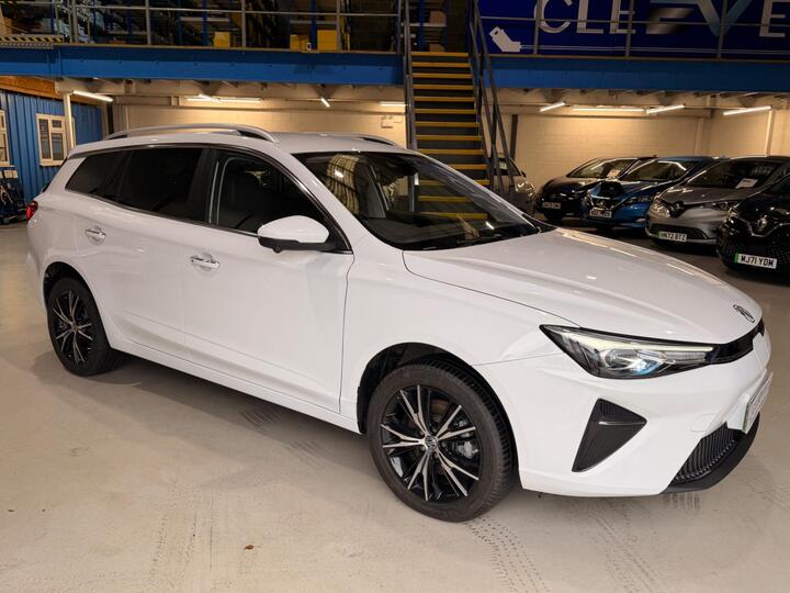 MG MG5 61.1kWh Trophy Long Range Auto 5dr