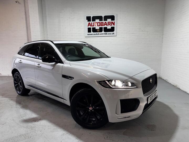 Jaguar F-PACE 2.0 D180 Chequered Flag Auto AWD Euro 6 (s/s) 5dr Jaguar F-PACE 2.0 D180 Chequered Flag Auto AWD Euro 6 (s/s) 5dr