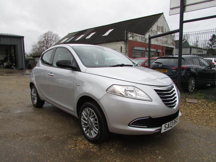 Chrysler Ypsilon 1.2 SE Euro 5 (s/s) 5dr