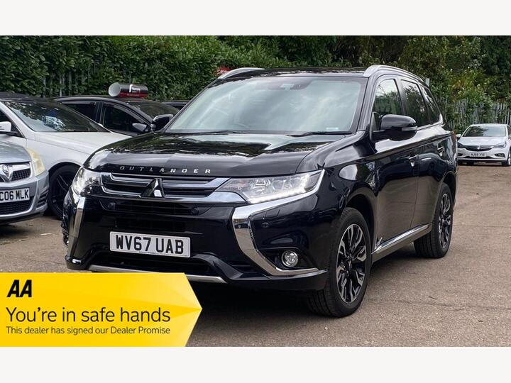Mitsubishi Outlander 2.0h 12kWh 4hs CVT 4WD Euro 6 (s/s) 5dr Mitsubishi Outlander 2.0h 12kWh 4hs CVT 4WD Euro 6 (s/s) 5dr