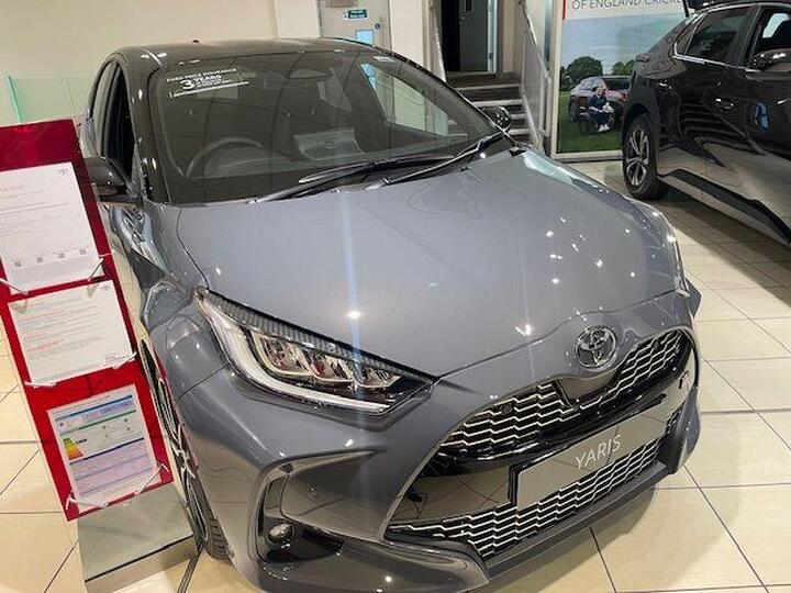 Toyota Yaris 1.5 VVT-h GR SPORT E-CVT Euro 6 (s/s) 5dr