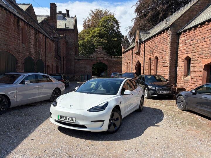 Tesla Model 3 Standard Range Plus Auto RWD 4dr