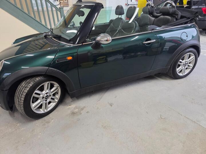 MINI Convertible 1.6 Cooper CVT Euro 3 2dr