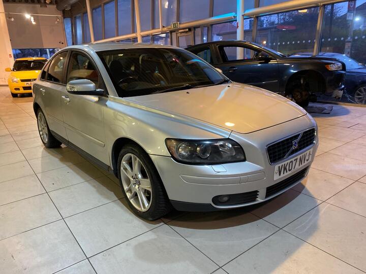 Volvo S40 2.0 SE 4dr