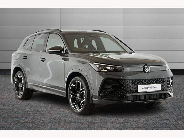 Volkswagen Tiguan 1.5 ETSI MHEV R-Line DSG Euro 6 (s/s) 5dr Volkswagen Tiguan 1.5 ETSI MHEV R-Line DSG Euro 6 (s/s) 5dr