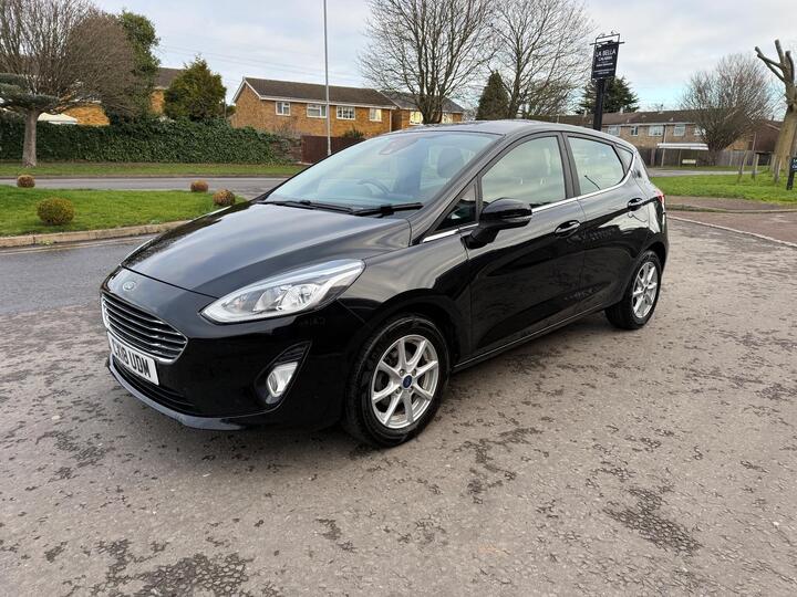 Ford Fiesta 1.0T EcoBoost Zetec Euro 6 (s/s) 5dr Ford Fiesta 1.0T EcoBoost Zetec Euro 6 (s/s) 5dr