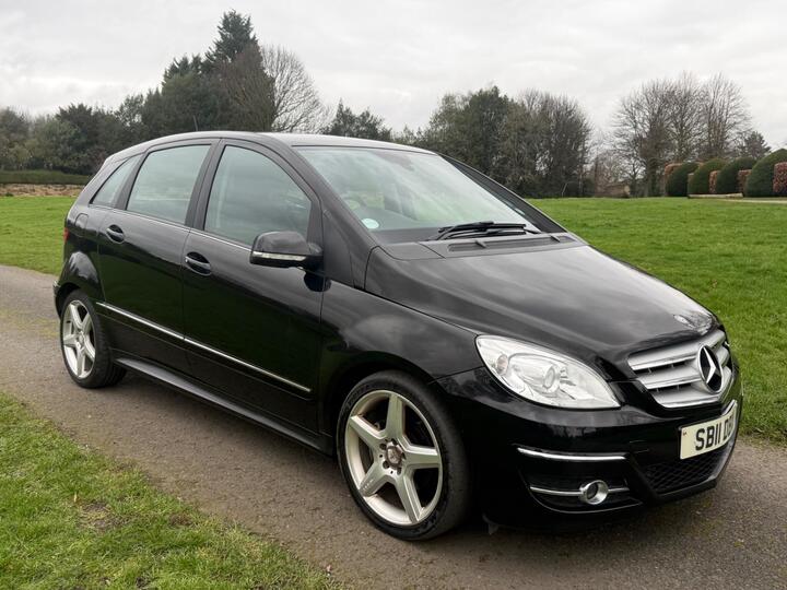 Mercedes-Benz B Class 2.0 B180 CDI Sport CVT 5dr Mercedes-Benz B Class 2.0 B180 CDI Sport CVT 5dr