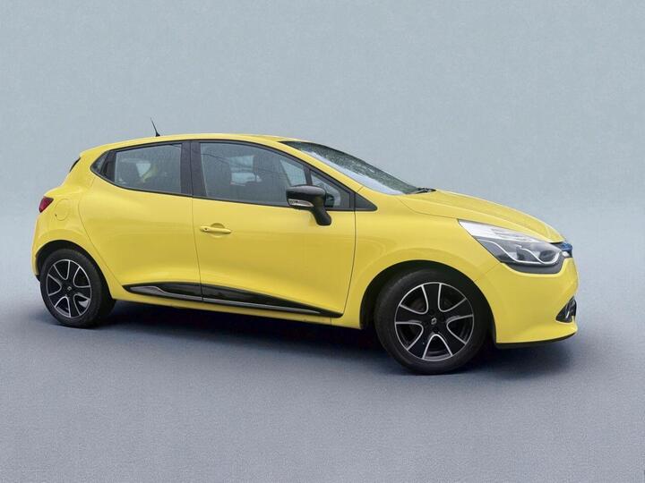 Renault CLIO 1.2 16V Dynamique MediaNav Euro 5 5dr Renault CLIO 1.2 16V Dynamique MediaNav Euro 5 5dr