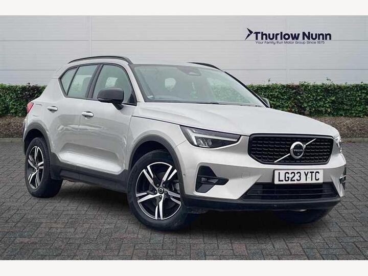 Volvo Xc40 2.0 B3 MHEV Plus Dark DCT Auto Euro 6 (s/s) 5dr