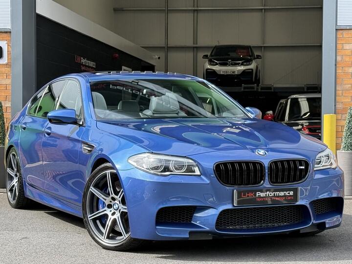 BMW M5 4.4 V8 DCT Euro 6 (s/s) 4dr