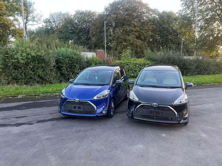 Toyota Sienta Toyota Sienta 1.5 Hybrid  5door 7 Seater