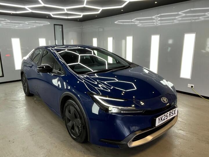 Toyota Prius 2.0 13.6kWh Design CVT Euro 6 (s/s) 5dr