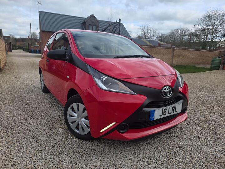 Toyota AYGO 1.0 VVT-i X Euro 5 3dr Euro 5