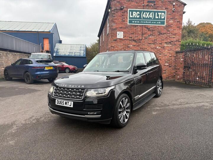 Land Rover RANGE ROVER 3.0 TD V6 Vogue Auto 4WD Euro 6 (s/s) 5dr Land Rover RANGE ROVER 3.0 TD V6 Vogue Auto 4WD Euro 6 (s/s) 5dr
