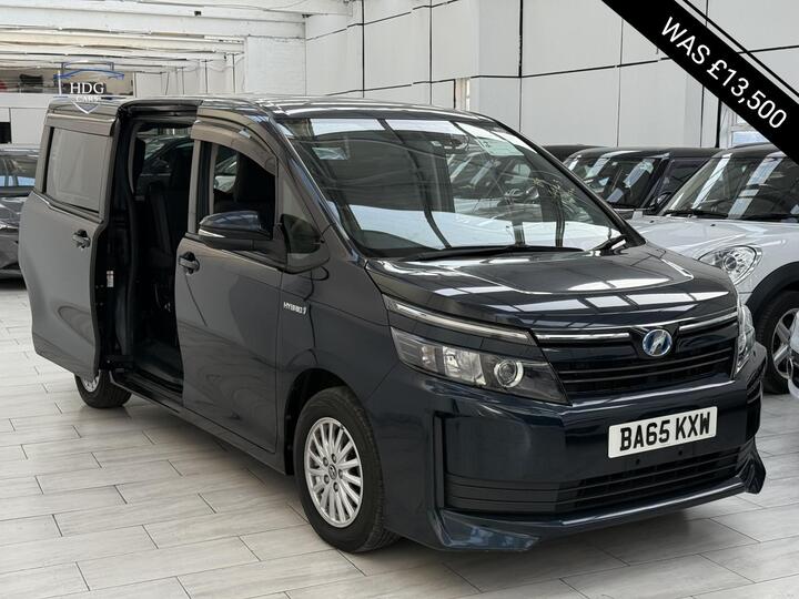 Toyota Voxy 1.8 HYBRID FINANCE AVAILABLE