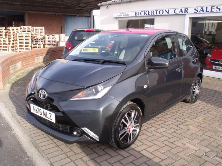 Toyota AYGO 1.0 VVT-i X-play Euro 5 5dr Euro 5