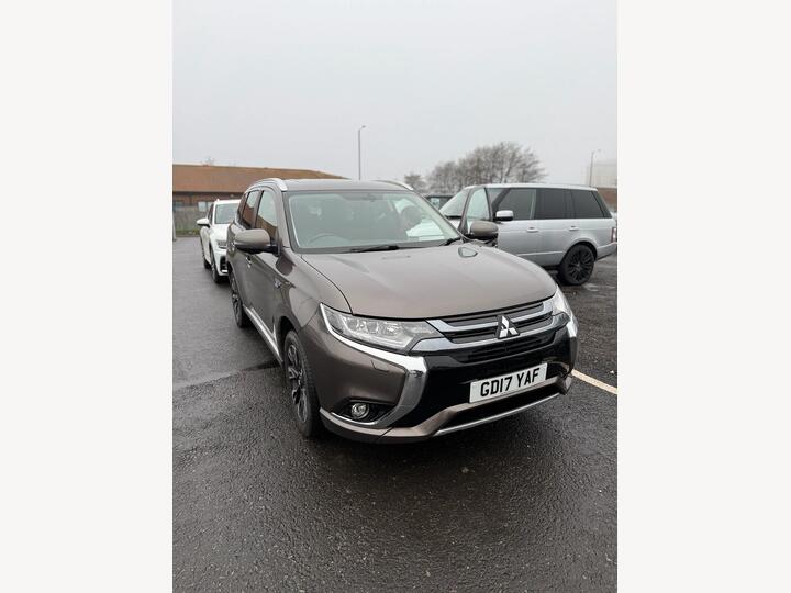 Mitsubishi OUTLANDER 2.0h 12kWh 4h CVT 4WD Euro 6 (s/s) 5dr