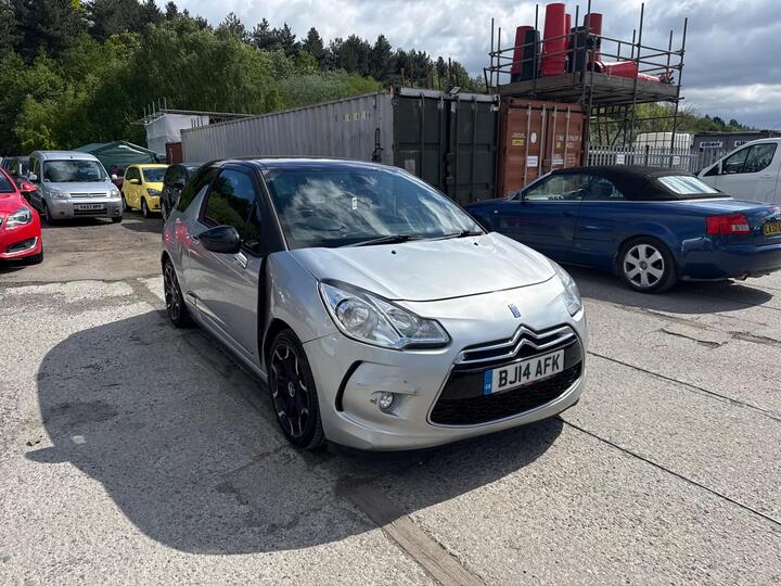 Citroen DS3 1.6 E-HDi Airdream DStyle Plus Euro 5 (s/s) 3dr Citroen DS3 1.6 E-HDi Airdream DStyle Plus Euro 5 (s/s) 3dr