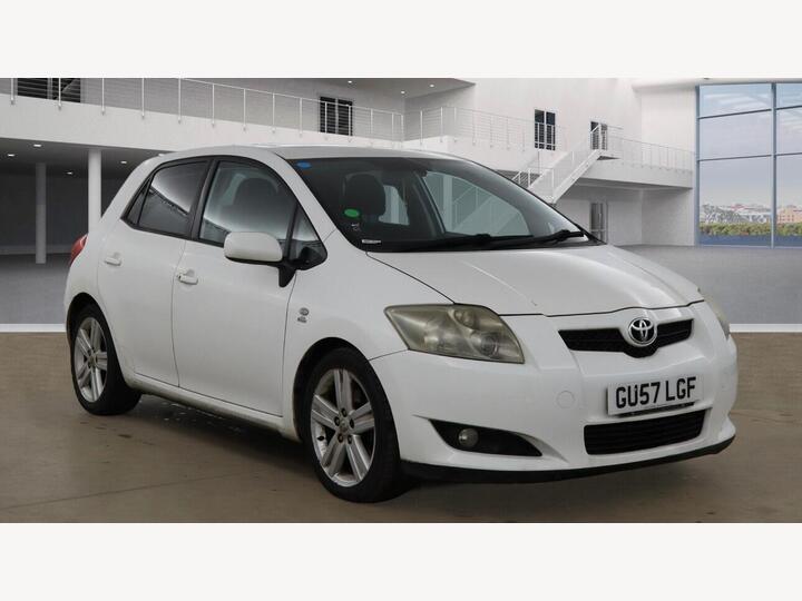 Toyota Auris 2.2 D-4D T180 5dr