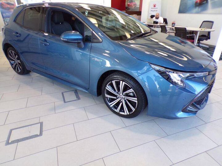 Toyota Corolla 1.8 VVT-h Design CVT Euro 6 (s/s) 5dr
