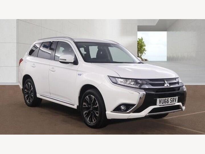 Mitsubishi Outlander 2.0h 12kWh GX3h+ CVT 4WD Euro 6 (s/s) 5dr Mitsubishi Outlander 2.0h 12kWh GX3h+ CVT 4WD Euro 6 (s/s) 5dr