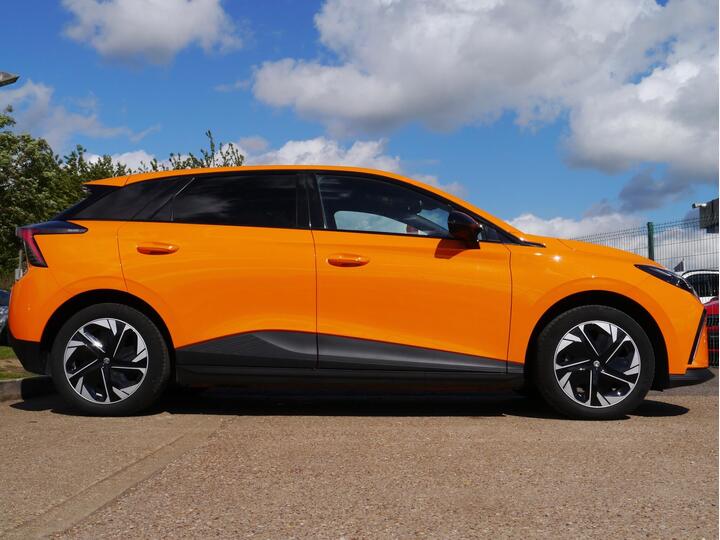 MG MG4 64kWh Trophy Long Range Auto 5dr