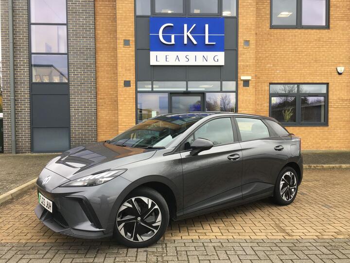 MG MG4 64kWh SE Long Range Auto 5dr