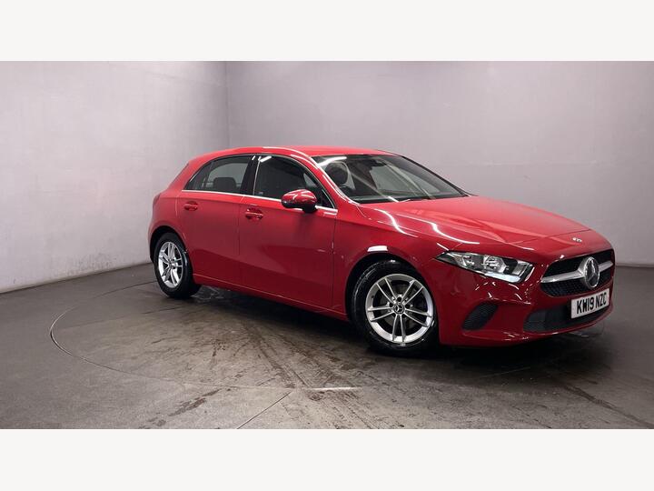 Mercedes-Benz A CLASS 1.5 A180d SE (Executive) 7G-DCT Euro 6 (s/s) 5dr Mercedes-Benz A CLASS 1.5 A180d SE (Executive) 7G-DCT Euro 6 (s/s) 5dr