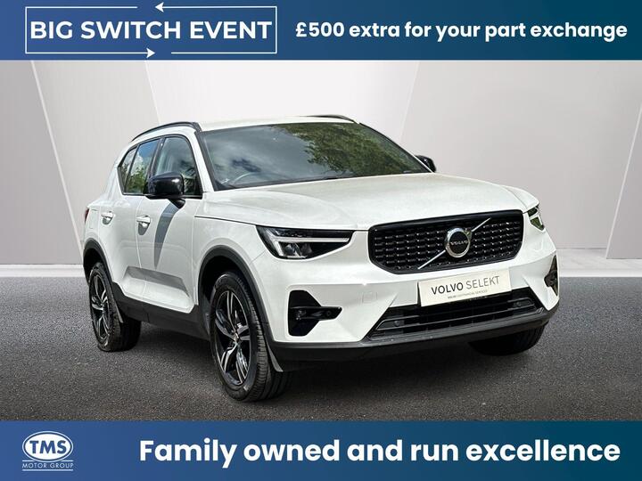 Volvo XC40 2.0 B3 MHEV Plus Dark DCT Auto Euro 6 (s/s) 5dr