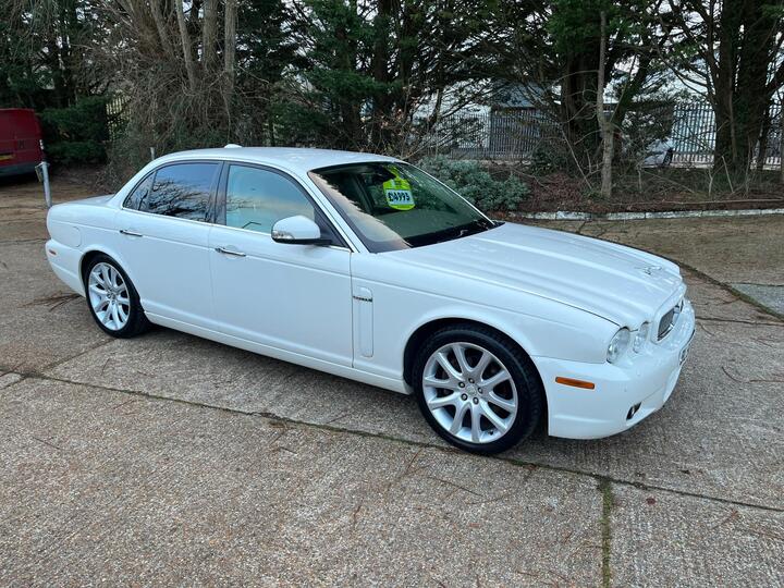 Jaguar XJ 4.2 XJ8 Sovereign LWB Saloon 4dr