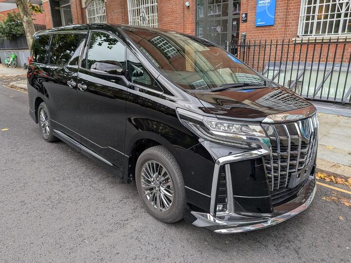 Toyota Alphard Executive Lounge E-four