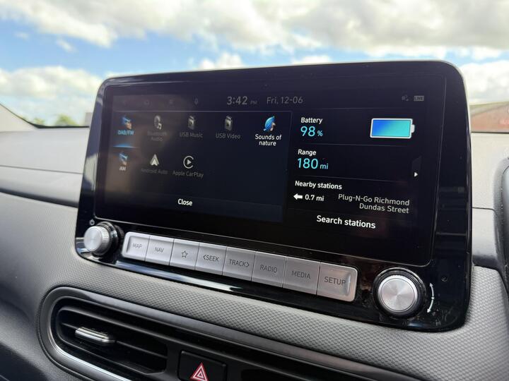 Hyundai KONA 39kWh Premium Auto 5dr (10.5kW Charger)
