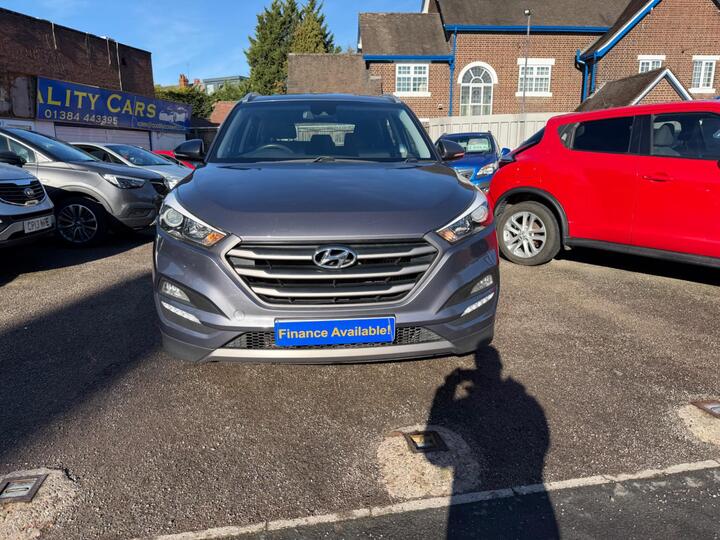 Hyundai TUCSON 1.7 CRDi Blue Drive SE Euro 6 (s/s) 5dr Hyundai TUCSON 1.7 CRDi Blue Drive SE Euro 6 (s/s) 5dr