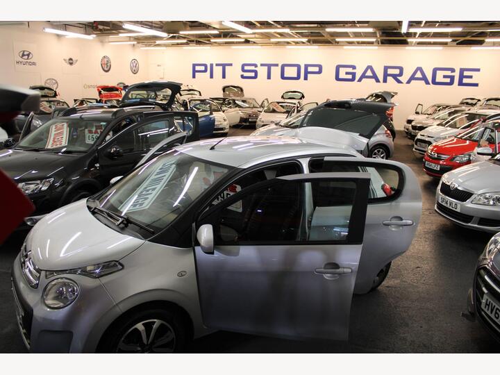 Vauxhall Viva 1.0i SE Euro 6 5dr Vauxhall Viva 1.0i SE Euro 6 5dr