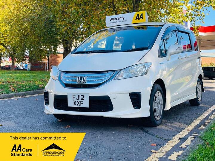 Honda Freed 6 Seater, Automatic, Petrol-Hybrid