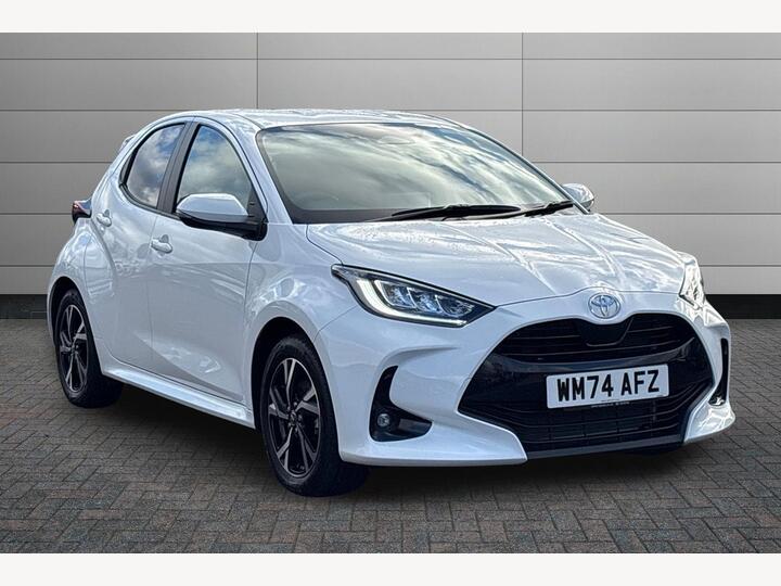 Toyota Yaris 1.5 VVT-h Design E-CVT Euro 6 (s/s) 5dr