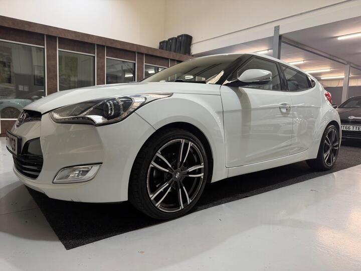 Hyundai Veloster 1.6 GDi Sport Euro 5 4dr Hyundai Veloster 1.6 GDi Sport Euro 5 4dr