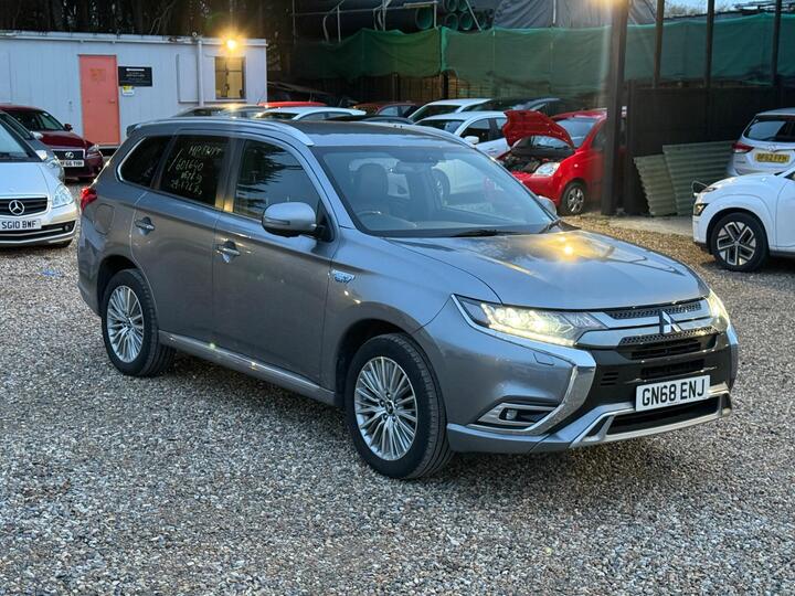 Mitsubishi Outlander 2.4h TwinMotor 13.8kWh 4h CVT 4WD Euro 6 (s/s) 5dr
