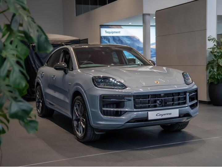 Porsche Cayenne 3.0 V6 E-Hybrid 25.9kWh TiptronicS 4WD Euro 6 (s/s) 5dr