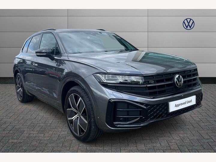 Volkswagen Touareg 3.0 TDI V6 Black Edition Tiptronic 4Motion Euro 6 (s/s) 5dr Volkswagen Touareg 3.0 TDI V6 Black Edition Tiptronic 4Motion Euro 6 (s/s) 5dr