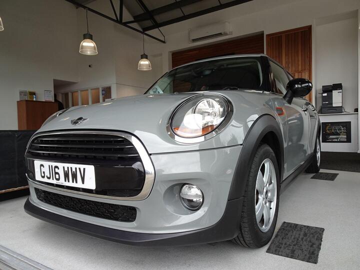 MINI Hatch 1.5 Cooper Auto Euro 6 (s/s) 5dr