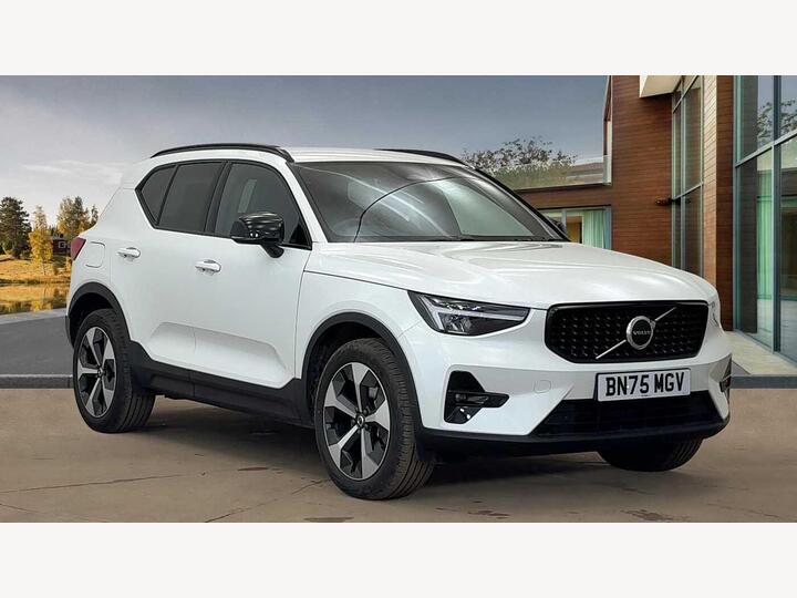 Volvo XC40 2.0 B3 MHEV Plus DCT Auto Euro 6 (s/s) 5dr