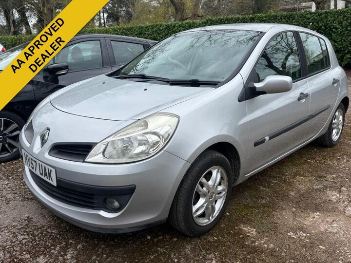 Renault CLIO 1.4 16v Privilege 5dr Renault CLIO 1.4 16v Privilege 5dr