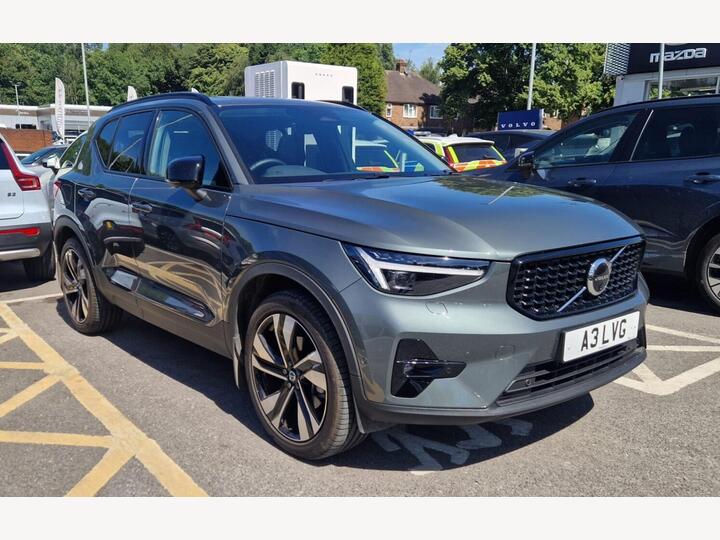 Volvo XC40 2.0 B4 MHEV Ultra Dark DCT Auto Euro 6 (s/s) 5dr